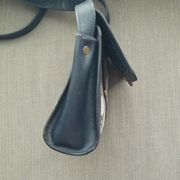 Authentic Vintage Gucci Shoulder Clutch Bag - Picture 6 of 9